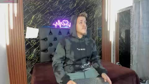 Keane online show from December 2025 12:32:01 PM