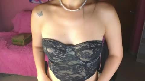 keeiity_moon online show from April 2026 01:58:02 PM