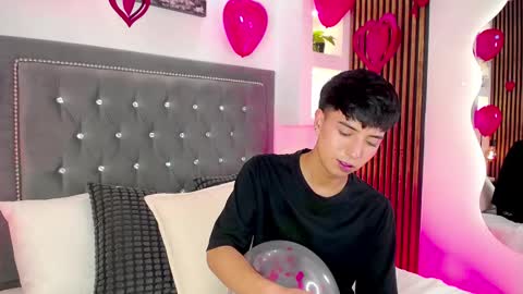 Snapshot of keen_nico chatting on February 2026 01:08:02 PM nico online show from February 2026 01:08:02 PM