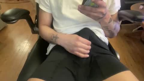 Keesey23 online show from April 2026 03:26:02 AM