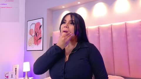 Keily Ross online show from November 2025 08:00:01 PM