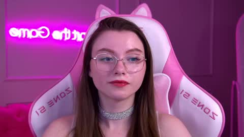 Keira online show from February 2025 04:40:02 PM