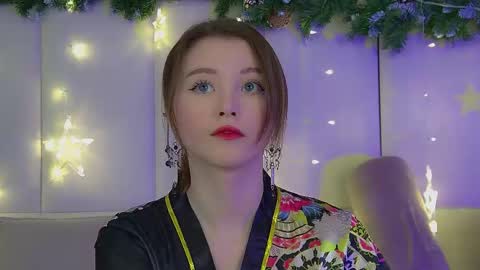 Keira online show from December 2025 06:48:01 PM