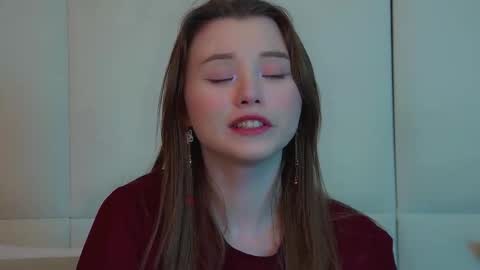 Keira online show from February 2026 06:28:02 PM