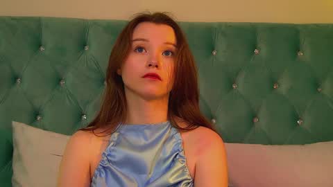 Keira online show from March 2026 06:33:01 PM