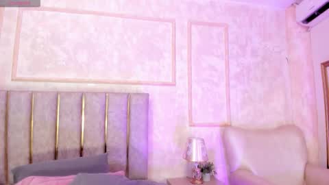 keirahartz online show from December 2025 03:44:02 AM