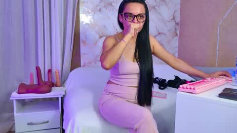 Snapshot of kelanymilf chatting on February 2026 03:18:01 AM kelanymilf online show from February 2026 03:18:01 AM