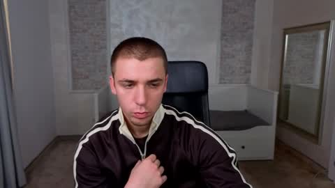 Snapshot of kellenwest chatting on May 2026 04:19:02 AM KellenWest online show from May 2026 04:19:02 AM