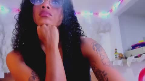 Snapshot of kelly__thomson chatting on February 2025 12:48:01 AM kelly__thomson online show from February 2025 12:48:01 AM
