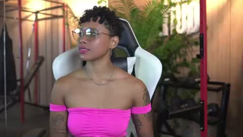 kelly__thomson online show from July 2026 01:05:01 PM