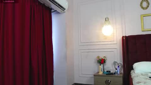 Kelly online show from October 2025 09:28:02 AM