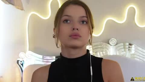 Kelly online show from April 2026 05:19:02 AM