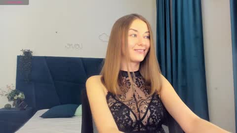 Kelly XO online show from December 2024 02:04:01 PM