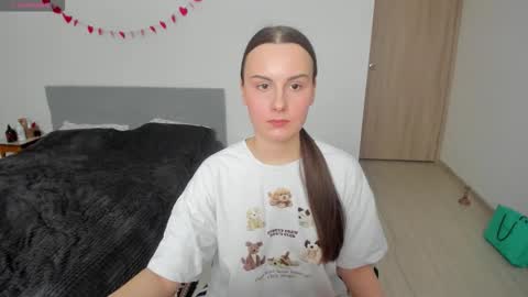 Snapshot of kellycartie chatting on February 2026 12:01:01 PM Im Kelly online show from February 2026 12:01:01 PM