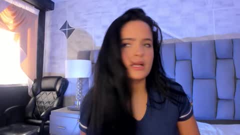 kellyMillian  online show from February 2026 01:34:01 PM