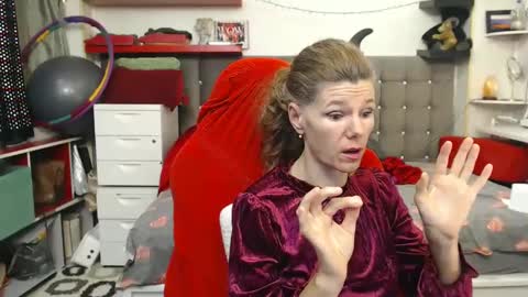 kelly online show from January 2025 08:22:01 PM