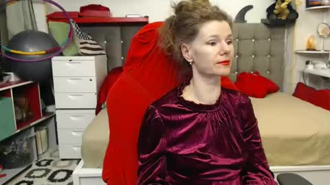 kelly online show from March 2025 09:54:02 PM