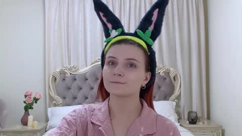 Kelly Stoneys online show from November 2025 05:12:02 PM