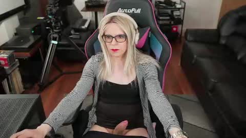 kelseycobalt online show from August 2026 09:17:02 PM