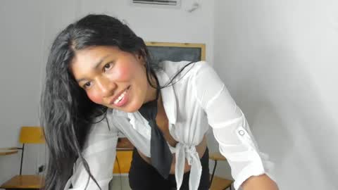 kelsie online show from April 2026 06:10:01 PM