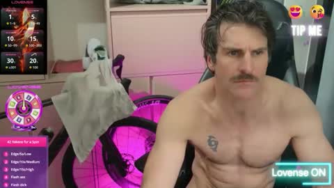 Snapshot of ken_davids chatting on December 2025 04:55:02 PM KenD online show from December 2025 04:55:02 PM