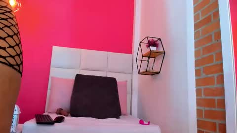 Snapshot of kendal_sexy3 chatting on September 2025 12:29:01 PM Camila online show from September 2025 12:29:01 PM