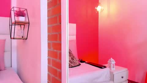 Snapshot of kendal_sexy3 chatting on October 2025 12:13:02 PM Camila online show from October 2025 12:13:02 PM