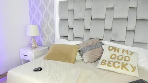 Kendall online show from March 2025 07:50:02 PM