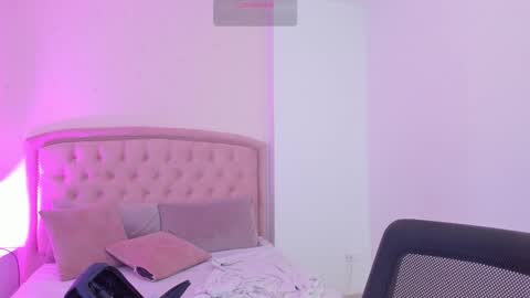 Kendall online show from February 2026 08:10:01 AM