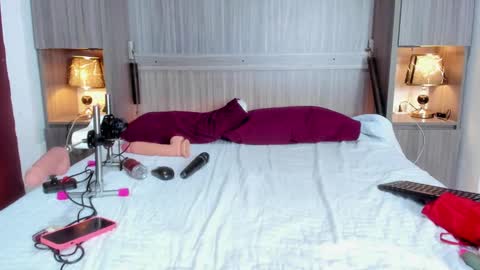 Kendal online show from December 2024 03:37:01 PM