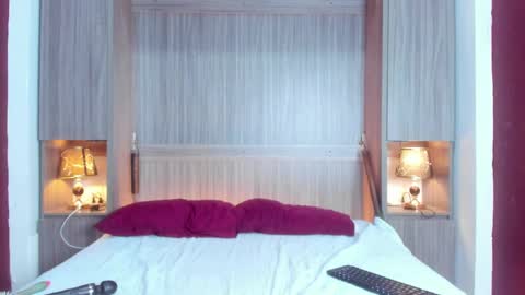 Kendal online show from February 2025 02:49:01 PM