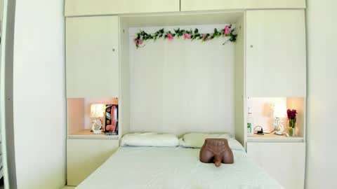 Kendal online show from February 2026 12:21:01 PM