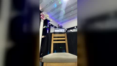 Snapshot of kendallsweetxx chatting on April 2026 02:34:01 PM Kendall online show from April 2026 02:34:01 PM