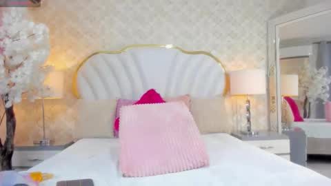 Kendal  online show from February 2026 09:49:01 PM