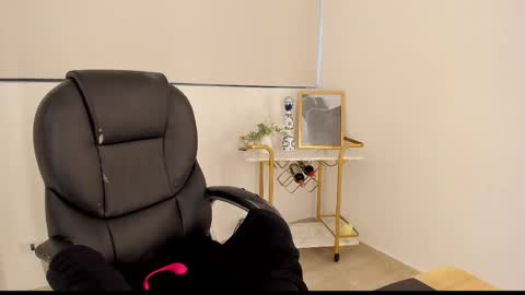 kendra  Benz online show from November 2025 11:34:02 AM