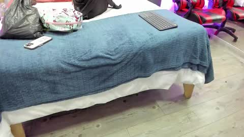 Kendra London online show from February 2026 11:15:01 AM