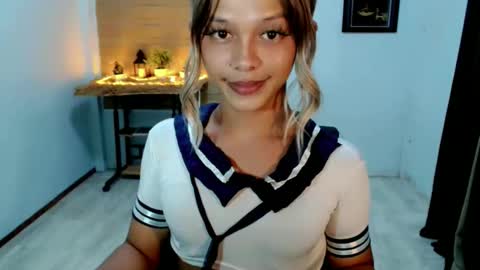 kendra_lunaxx online show from May 2026 12:22:01 PM