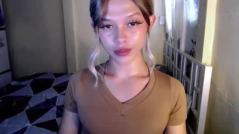 kendra_lunaxx online show from June 2026 04:52:02 AM