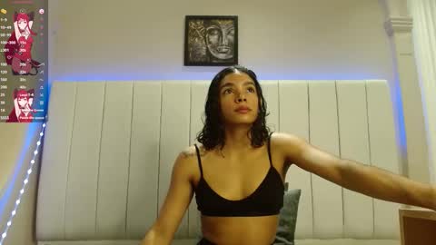 kendra_lux1 online show from November 2025 01:44:01 PM