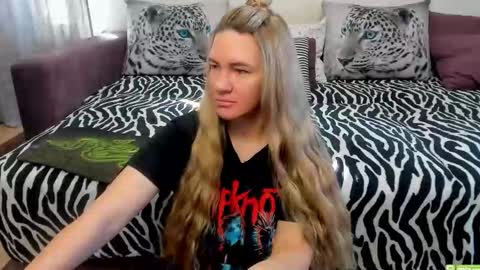 Kendra online show from September 2025 01:49:01 AM