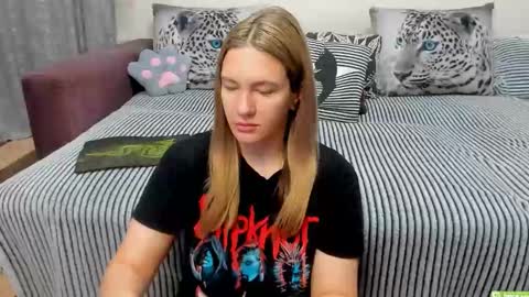 Kendra online show from November 2025 11:32:02 PM