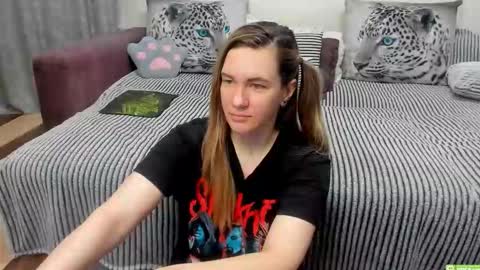 Snapshot of kendra_xx_ chatting on April 2026 11:49:02 PM Kendra online show from April 2026 11:49:02 PM