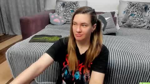 Snapshot of kendra_xx_ chatting on April 2026 11:18:02 PM Kendra online show from April 2026 11:18:02 PM