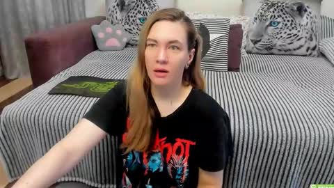 Snapshot of kendra_xx_ chatting on April 2026 11:51:02 PM Kendra online show from April 2026 11:51:02 PM