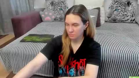 Snapshot of kendra_xx_ chatting on April 2026 11:42:02 PM Kendra online show from April 2026 11:42:02 PM