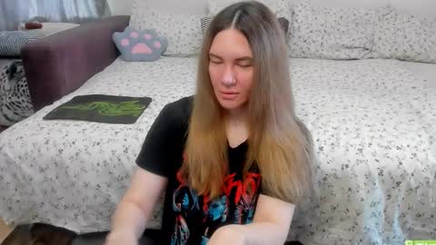 Snapshot of kendra_xx_ chatting on May 2026 01:10:02 AM Kendra online show from May 2026 01:10:02 AM