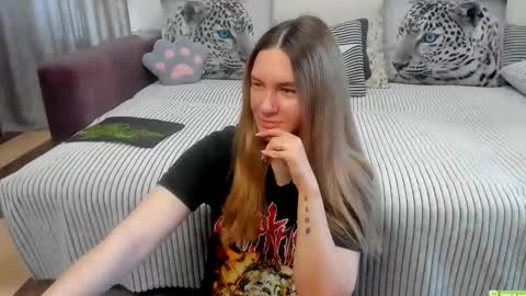 Snapshot of kendra_xx_ chatting on May 2026 12:51:02 AM Kendra online show from May 2026 12:51:02 AM