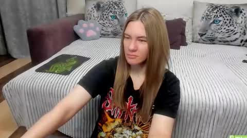 Snapshot of kendra_xx_ chatting on May 2026 10:51:02 PM Kendra online show from May 2026 10:51:02 PM