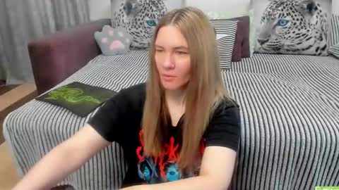 Snapshot of kendra_xx_ chatting on May 2026 12:49:01 AM Kendra online show from May 2026 12:49:01 AM