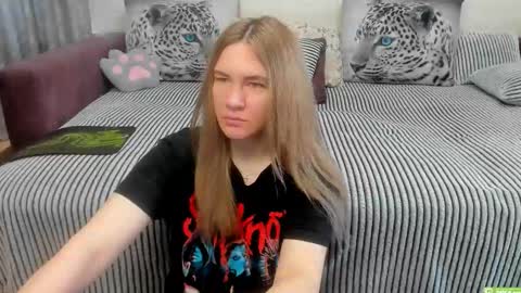 Snapshot of kendra_xx_ chatting on May 2026 11:55:01 PM Kendra online show from May 2026 11:55:01 PM